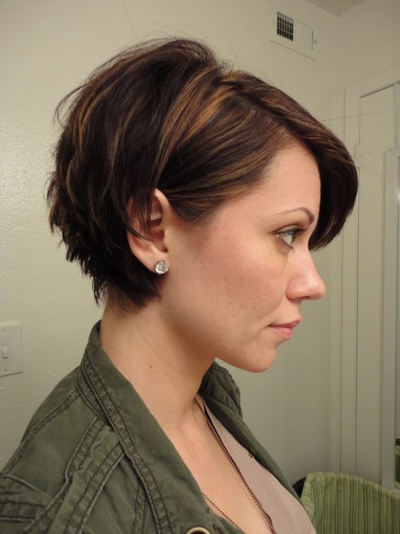 20 Classy and Low Maintenance Short Bob with Bangs for Older Women Short-stacked-bob