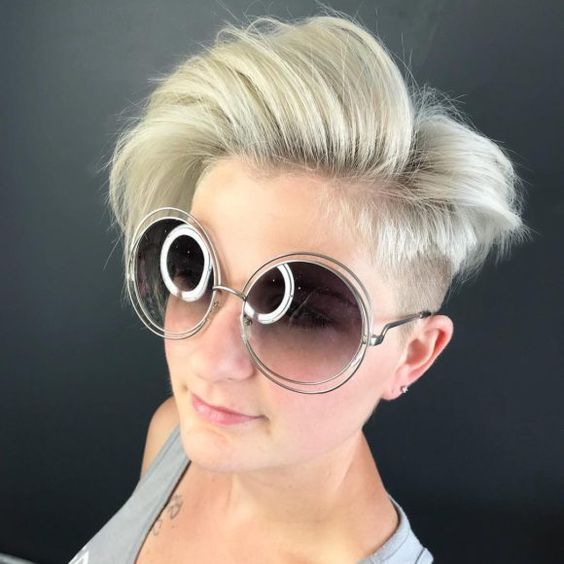 20 Fabulous Blonde Hairstyles for Women with Short Hair Side-Swept-Quiff-Hairstyle