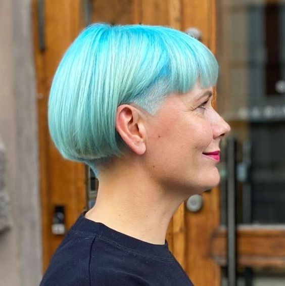 20 Appealing Short Edgy Haircuts for Women in 2022 Super-short-blunt-bob