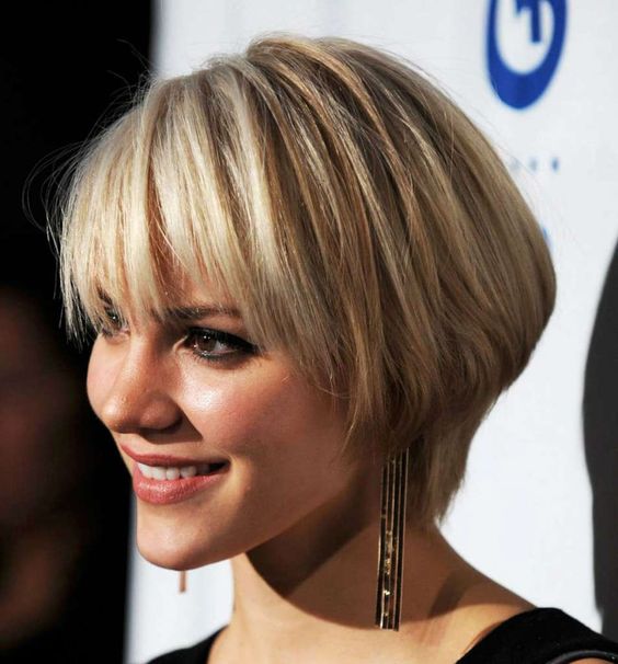Effortless Short Layered Hairstyles for Ladies to Look Beautiful Layered-Retro-Short-Wedge-Hairstyle