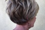 The Two Toned Pixie Hairstyle For Women 3