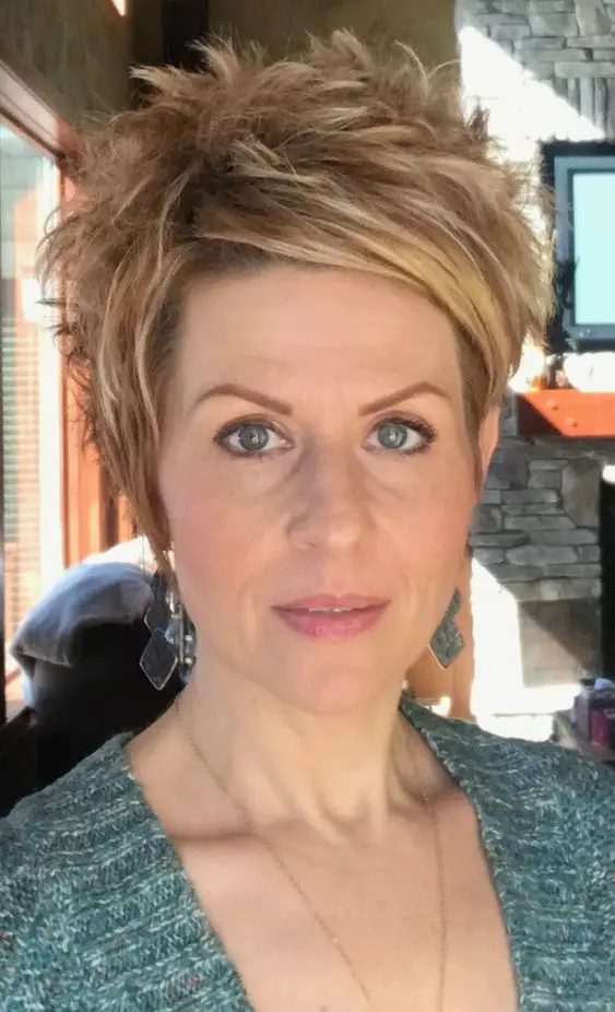45 Short Shag Haircuts for Women Over 50 for Stylishness with Youthful Appearance e484f130f3d53e77f0b032da6f6c4f8d