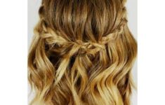 40 Stacked Hairstyles for Short Thick Hair Round Faces to Flatter Your Look Even More dfb3cae4f2b60bc13ca55076f75eb771-235x150