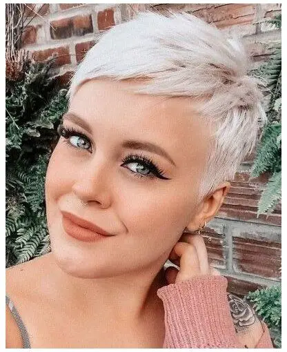 30 Inspiring Pixie Haircuts for Women Over 60 Years Old (Updated 2022) Edgy-pixie-for-fine-hair