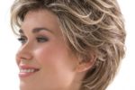 Layered Fine Hairstyle For Over 50 Women 1