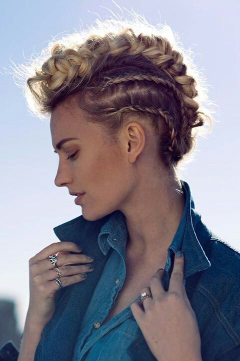 Top 78 Easy Updos for Short Hair to Do Yourself