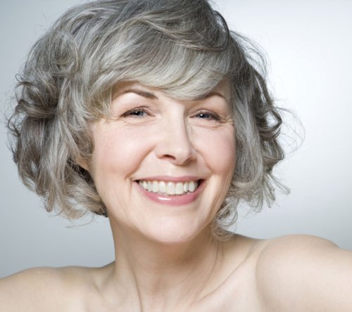 Curly Bob Hairstyle for over 40 and Overweight Women 1