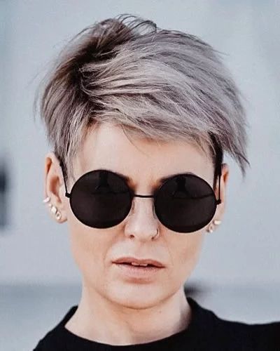 100 Flattering Short Hairstyles for Women Over 50 with Fine Hair Edgy-pixie-hairstyle-2