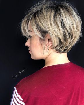 100 Flattering Short Hairstyles for Women Over 50 with Fine Hair Short-stacked-wedge-2