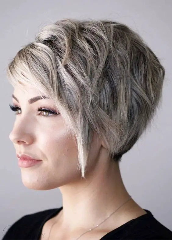 100 Flattering Short Hairstyles for Women Over 50 with Fine Hair Stacked-wispy-shaggy-hairstyle-2