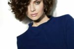 Short Thick Curly Hairstyle For Wedding 6