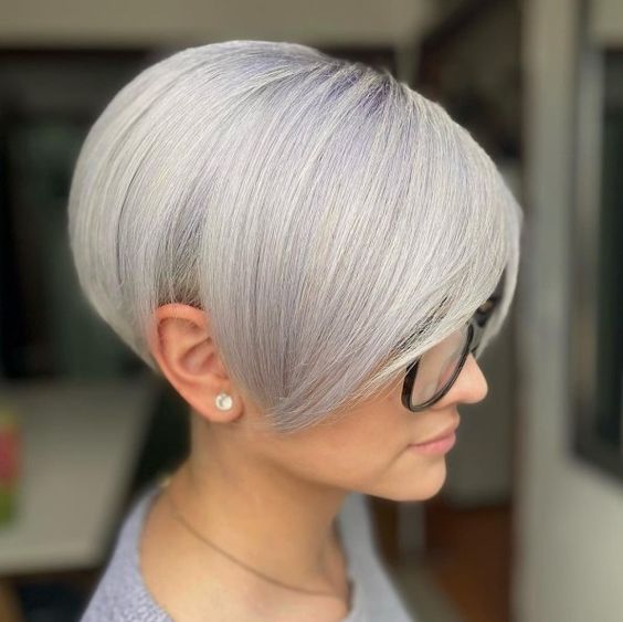 25 Short Haircut Styles that Make You Look Way Younger (Updated 2022) Sleek-pixie-bob