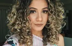 Short Curly Hairstyles 2019 with Different Fun to Offer and Look the Best Every Day 4eca35f308eed90a6ba788770f31abe8-235x150