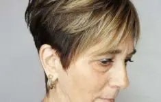 Hairstyles for Women Over 60 to Make You Look the Best for Every Occasion 624f28f4deaa0cf4776142b22b9e5498-235x150