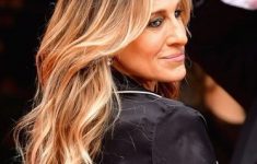 Sarah Jessica Parker Hairstyles to Get the Idea of How to Style Stylish Long Hair Yourself c9b809633a9d95722476e9ad245d62ff-235x150