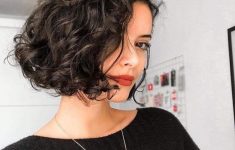 8 Best Short Curly Hairstyles That Never Gets Old 084d58fc162051c9b68df9dfd8aaf479-235x150