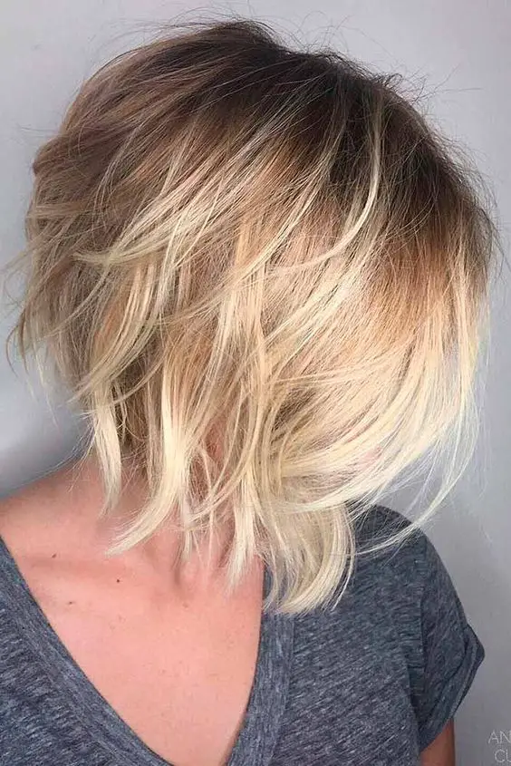 Wavy Inverted Bob Hairstyle - 7 Most Stunning Short Wavy Hairstyles