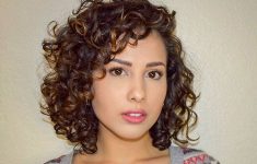 8 Best Short Curly Hairstyles That Never Gets Old 80e807b5ce10d498fe7db93f45693fe4-235x150