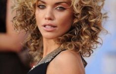 Types of Perms for Thin Hair to Add Body and Volume and Avoid Curling Hair for Hours ceef139c408a3e2b301645725ca8dd4d-235x150