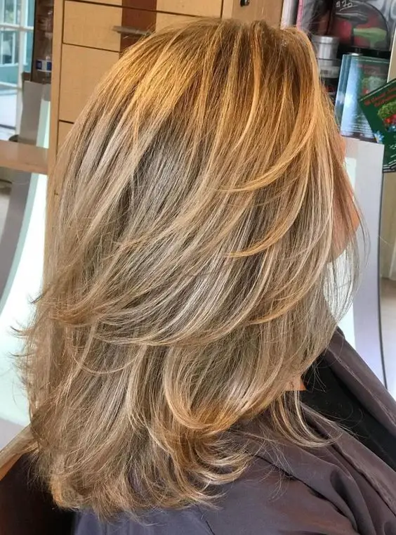 Subtle Layered Blonde Do - Short Haircut Styles 2021