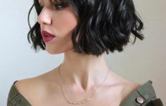 5 Gorgeous and Easy Short Wavy Hairstyles for Women that You Can't Miss 411dc41d259e3fe13625502ade999267-235x150