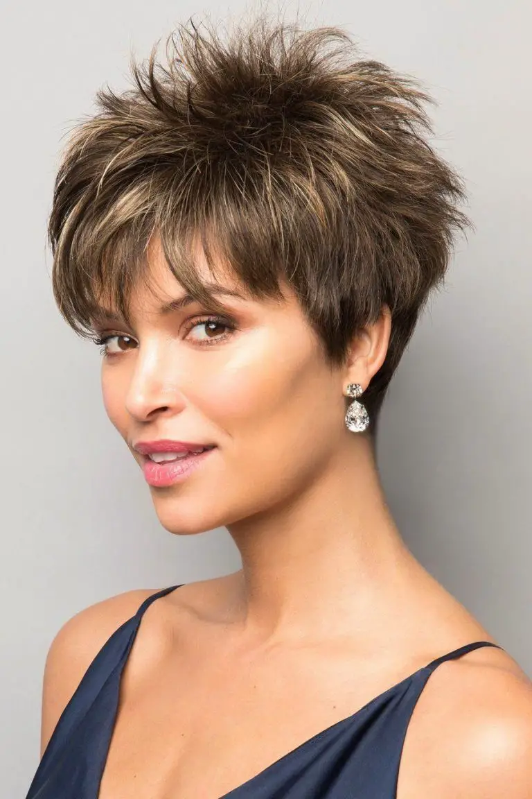 Voluminous spiky cut - Short Haircut Styles 2021