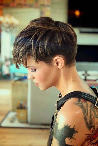 45 Perfect Spiky Hairstyles for Older Women Medium-length-spiky-pixie