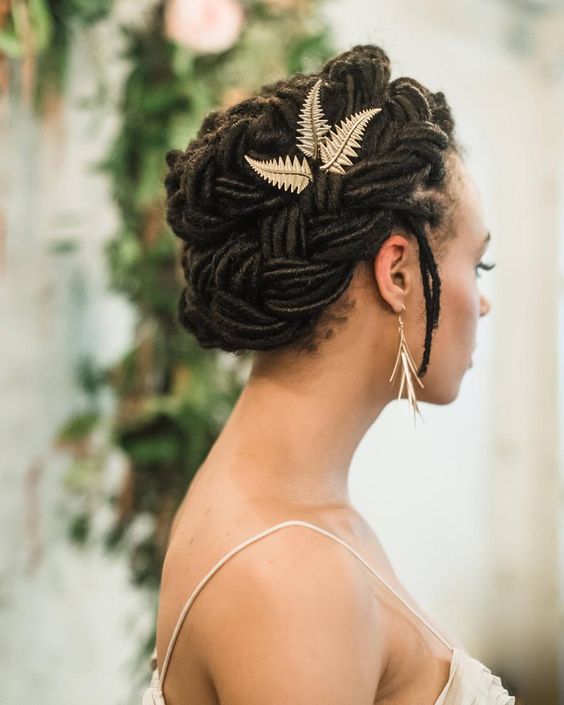 40 Different Types of Wedding Hairstyles that Look Gorgeous Wedding-hairstyles-with-dreadlocks