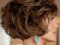 Timeless and Gorgeous Short Layered Haircuts for Older Ladies short-layered-wavy-bob-5-200x150