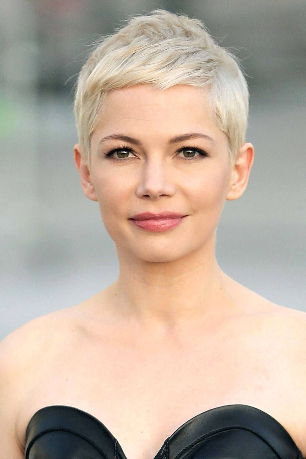 30 Types of Pixie Haircuts for Round Face 6e0225b7a7be2b6256eeb78d5cf762fc
