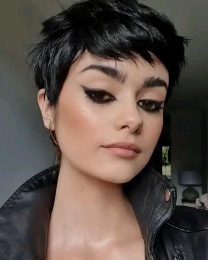 14 Gorgeous Asian Pixie Haircuts that Easy to Maintain 9c5e7cf30265af01cfb109387c9e2272