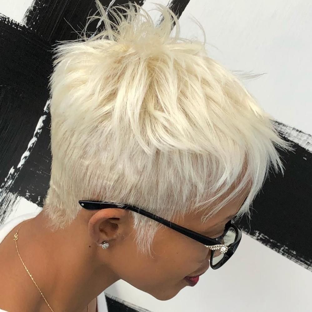 17 Tapered Pixie Haircut Styles for Women Over 50 cf62f2e43a906ac0f9b3312f542cb0eb