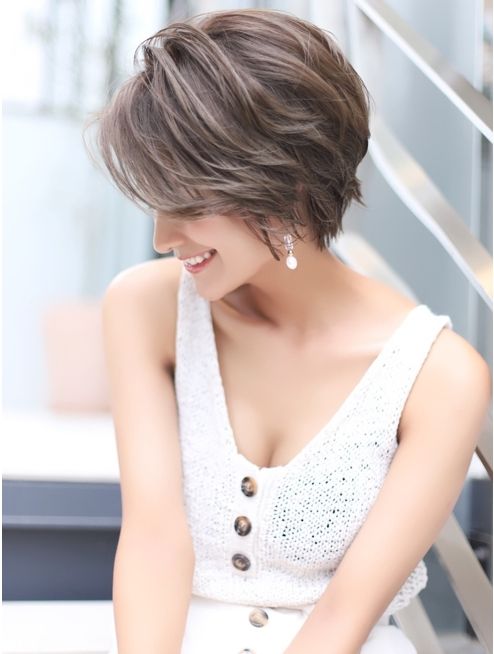 26 Gorgeous Short Hairstyles of Asian Women (Updated 2022) 869b97c4a6501322fc260ce16616aeb7