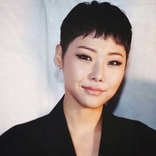 26 Gorgeous Short Hairstyles of Asian Women (Updated 2022) a7eca1657e331b5a1c079d49d1604882